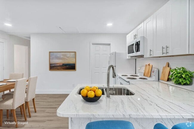 Building Photo - Darling 3/1 Duplex in Oakhurst Rental