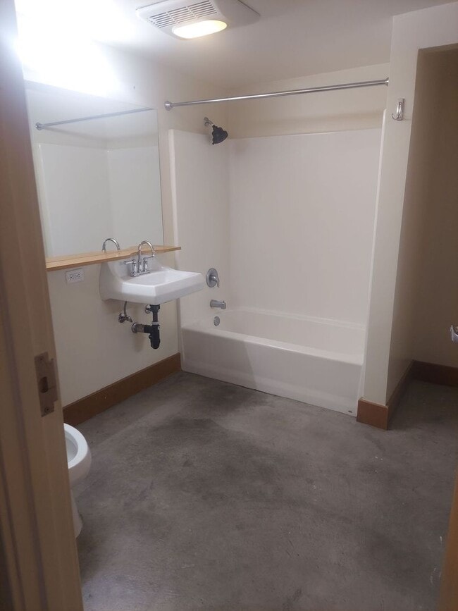 Photo - 515 W Main St Unit #301