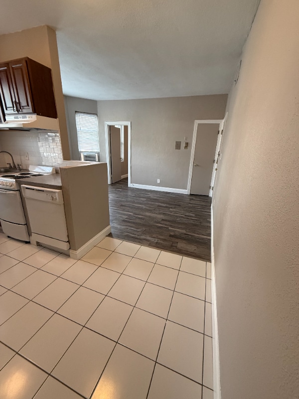 Photo - 1862 Beacon St Unidad 3-06