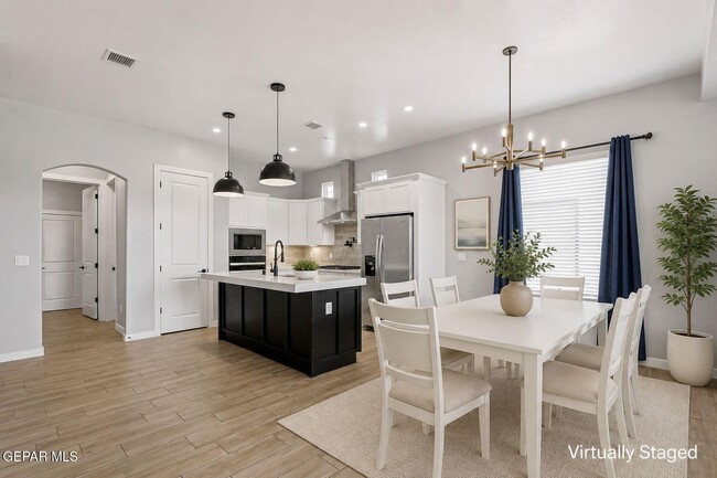 Photo - 3740 Model Ln