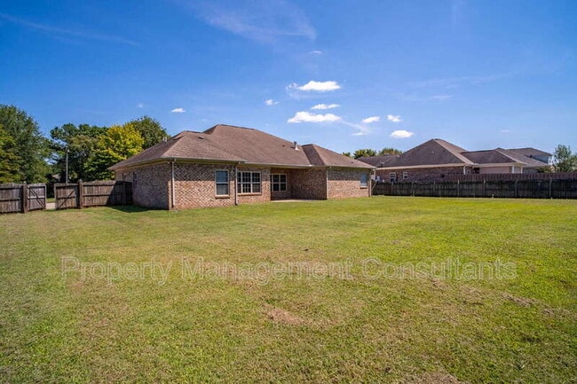 Photo - 178 Sarah Jane Dr