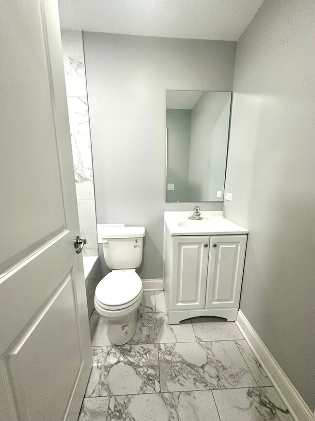 Photo - 6954 N Sheridan Rd Unit 206