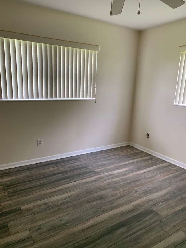 Photo - 1106 Madrid Rd