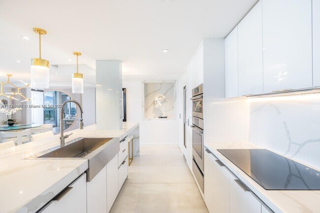 Photo - 488 NE 18th St Unidad 508