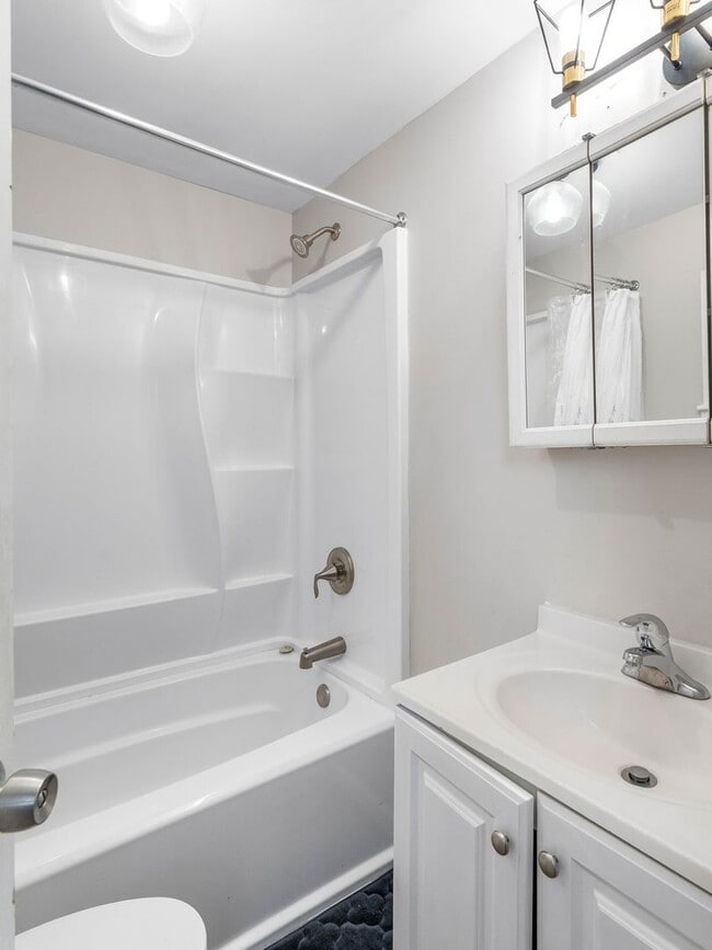 Photo - Newly Upgraded Duplex Unit for Rent – Modern Kitchen & Bathroom | Gloucester, NJ