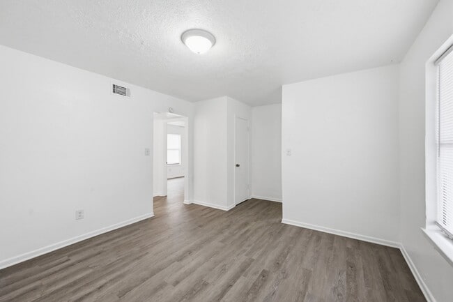 Photo - 1410 S Elizabeth Ave Unidad 101