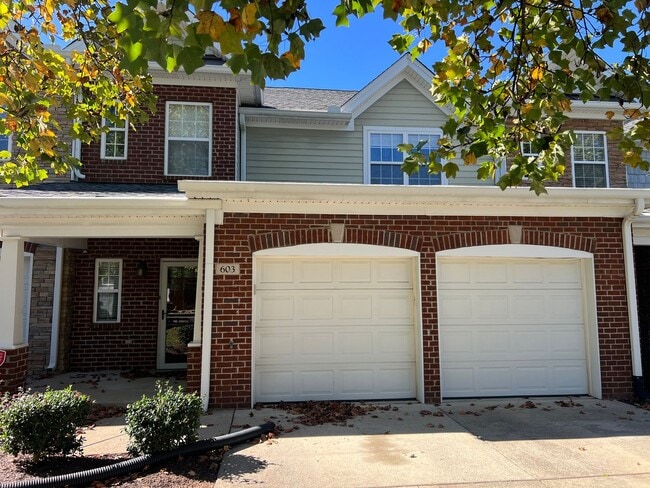 Building Photo - Spacious 3-Bedroom Townhome in The Retreat...