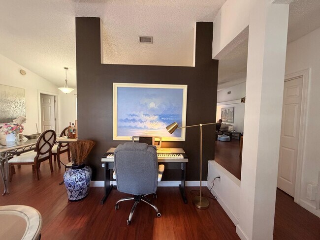 Photo - 1902 SW Aladdin St