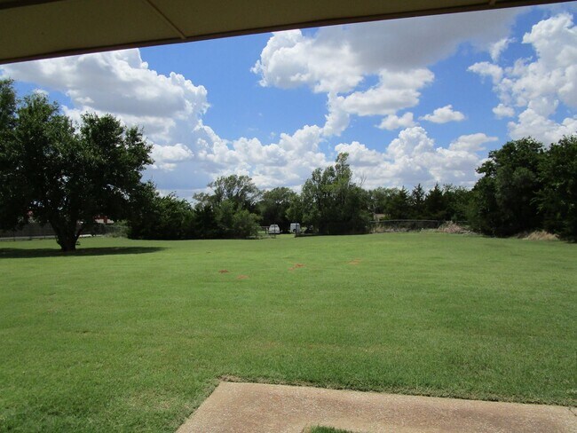 Photo - Spacious 3 bedroom 2.5 bath home!