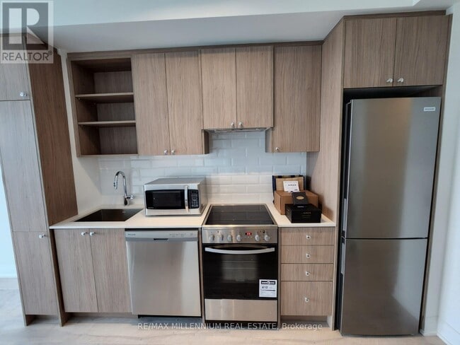 Photo - 50 George Butchart Dr Unit 904