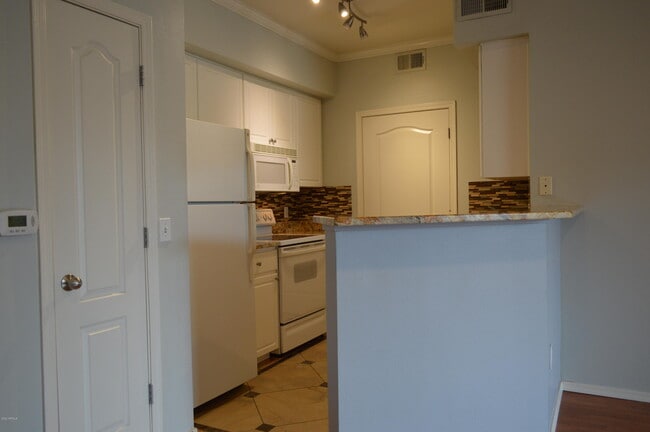 Photo - 1701 E Colter St Unidad 308