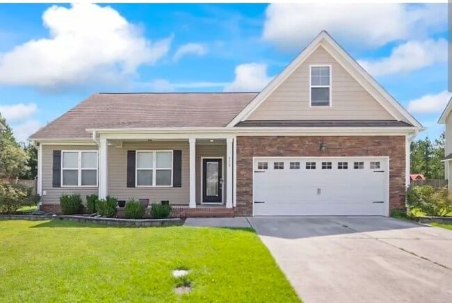 Building Photo - 3 Bedrooms Plus a Bonus in Carolina Plantations!