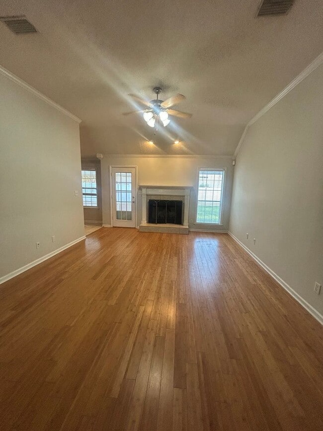 Photo - 4112 Whithorn Way