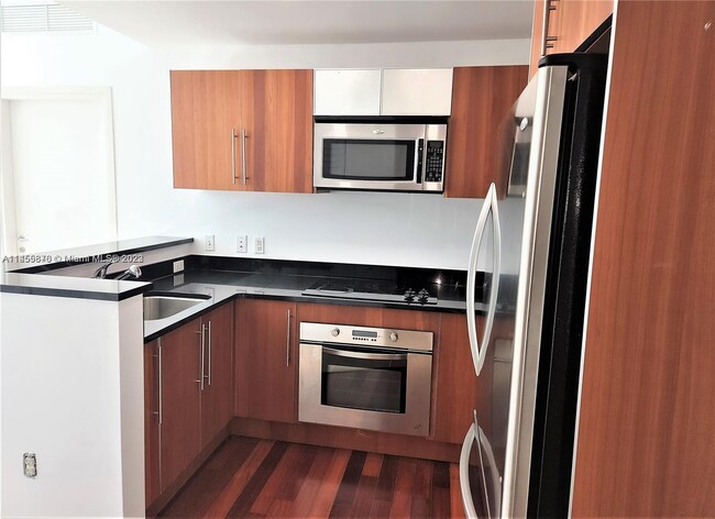 Photo - 300 S Biscayne Blvd Condo Unit T-1611