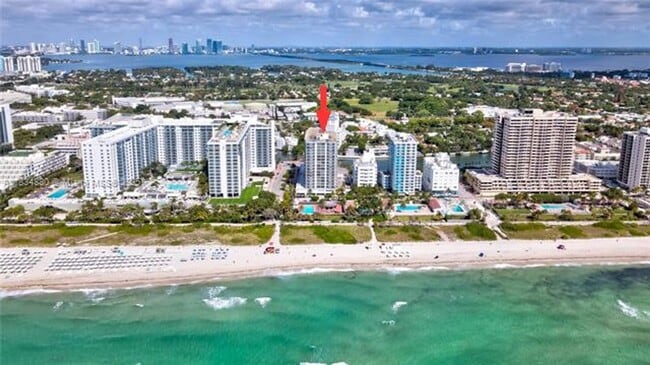 Building Photo - 2401 Collins Ave Unit 2401 Collins Ave appt 1703 Rental