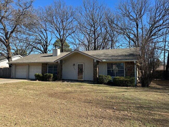 Building Photo - 1625.00 Move-In-Special