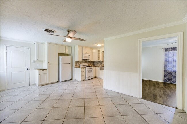 Photo - 5317 Crestmont St