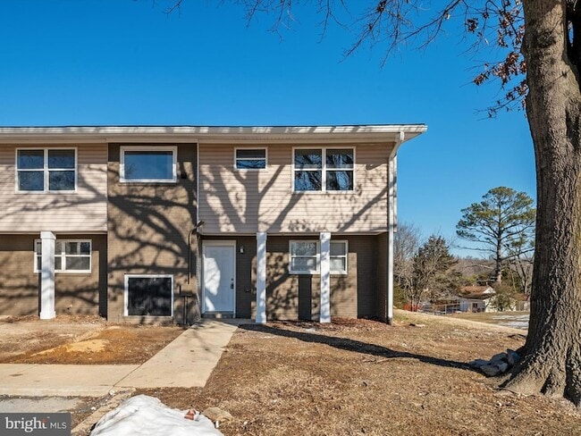 Photo - 2050 Nike Dr