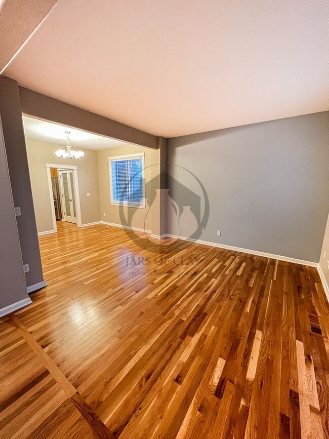 Photo - Luxurious Spacious Keizer Home -