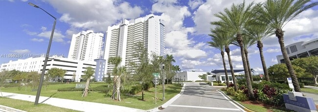 Building Photo - 15051 Royal Oaks Ln Unit 1704 Rental