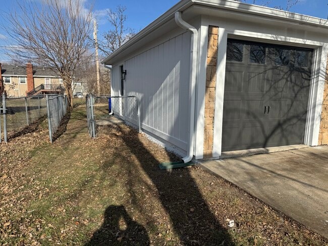 Photo - 1214 E Johnston St