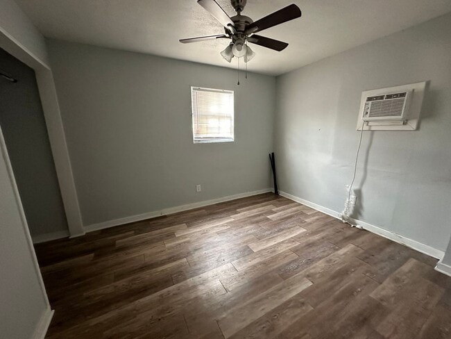 Photo - Cute 2 Bedroom Upstairs Apartment