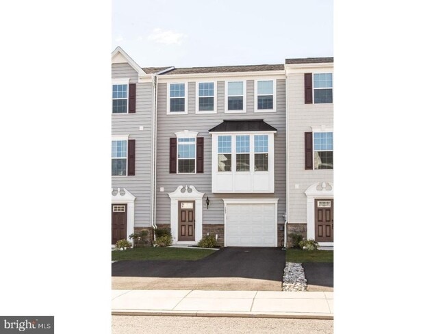 Photo - 103 Tulip Ln Townhome