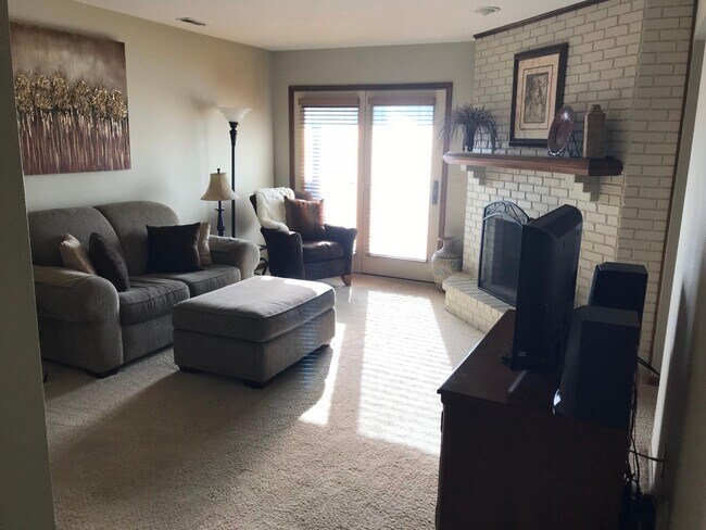 Living Room - 5005 Faraon St Unit 103