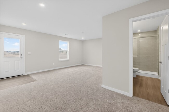 Photo - 43 Elmiraj Ct