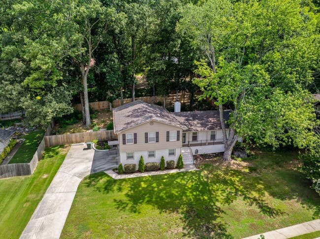 Building Photo - 1305 Hiwan Trail SE