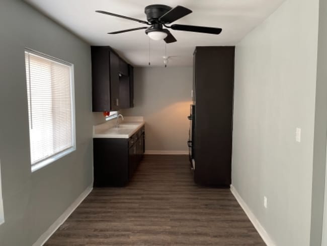 Photo - 3834 Service St