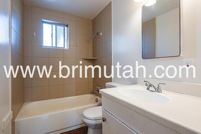 Photo - 410 Welby Ave S