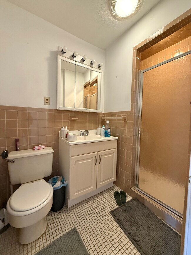 Photo - 1908 Beacon St Unidad 3