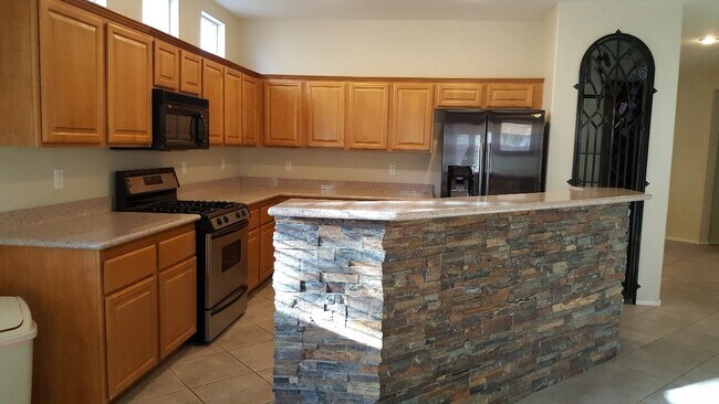 Photo - 3 BEDROOM 2 CAR GARAGE SINGLE STORY HOME