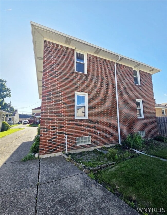 Photo - 181 Willett St