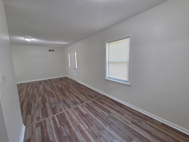 Photo - 1495 Alta Vista Ave