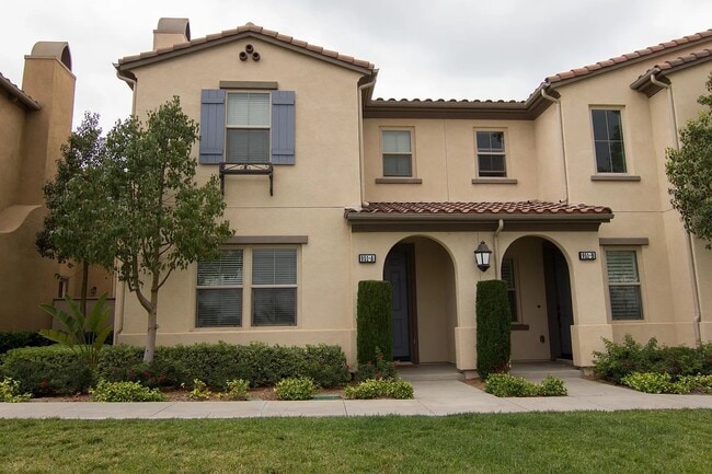 Building Photo - 951 N Sunrise Ln Unit A