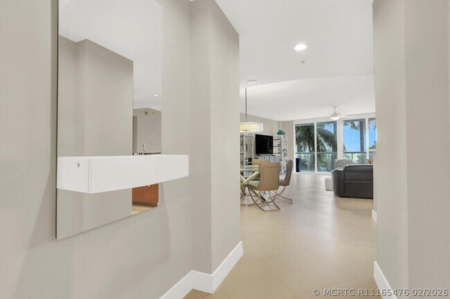 Building Photo - 1 N Ocean Blvd Unit 508