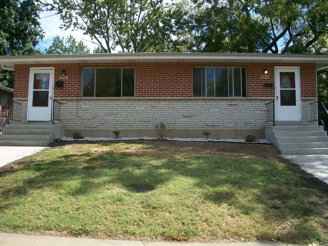 Building Photo - Geraldine 3960-3962 Unit 3962