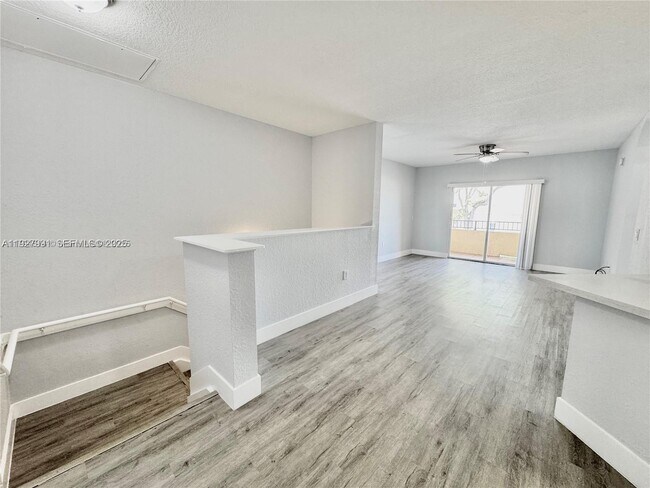 Photo - 704 Belmont Ln Unit 704