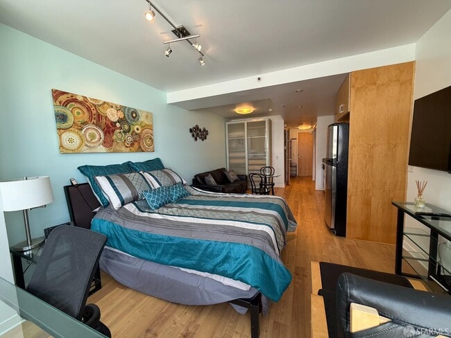 Photo - 750 Van Ness Ave