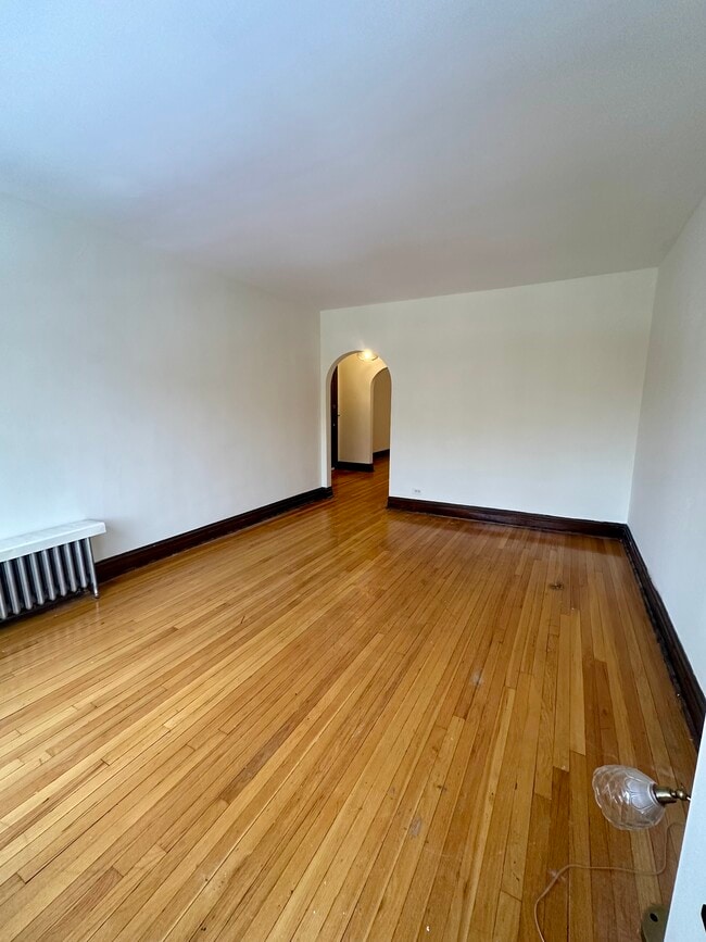 Living room (angle 2) - 4036 N Mozart St Unit 2