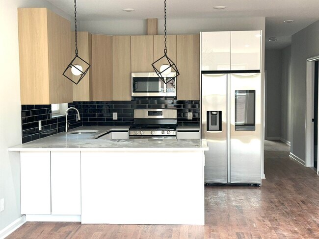 Photo - 84 LOGAN Ave Unit 1