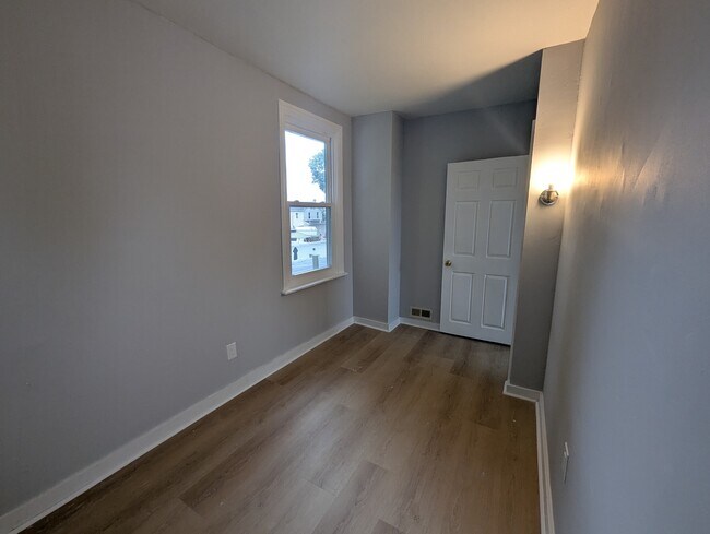Photo - 21 W Garrison St