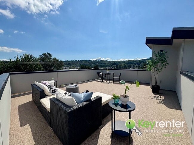 Building Photo - **Rent Special** Modern 3 Bedroom Seattle Home with Vaulted Ceilings