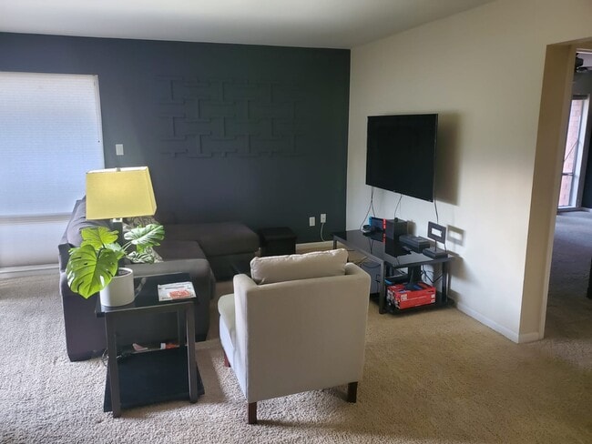 Photo - 746 Oakmont Ave Unit 706