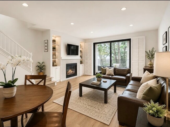 Building Photo - 8711 Falmouth Ave Unit #108