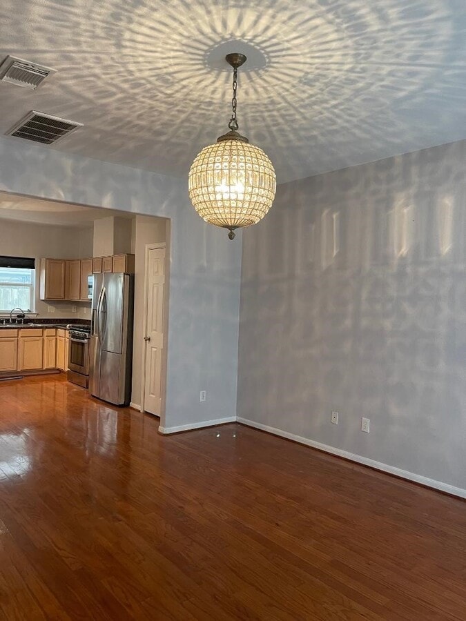 Photo - 2224 Naomi St