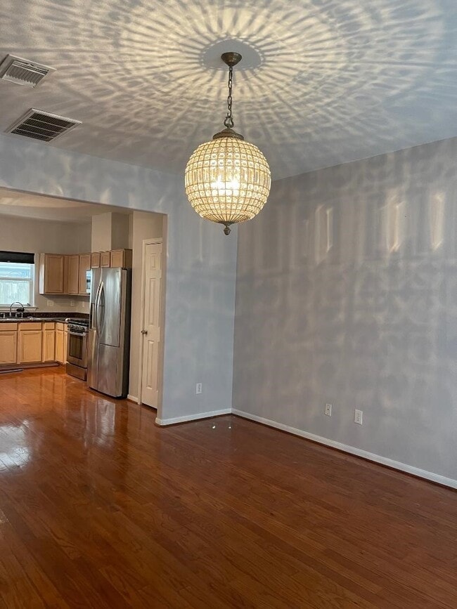 Building Photo - 2224 Naomi St