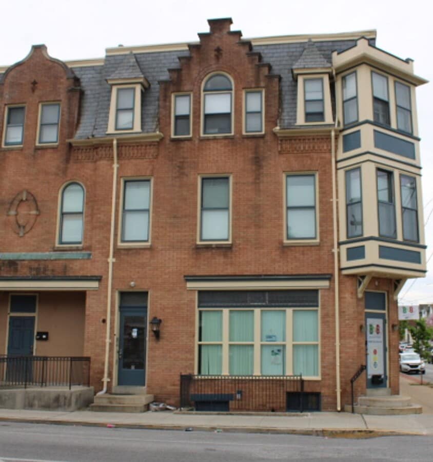 Photo - 202 E King St